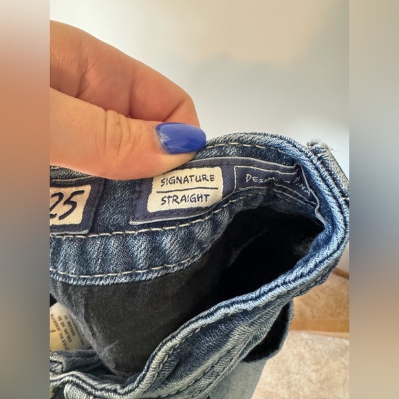 Miss Me Signature Straight 25x31 - Picture 5 of 6